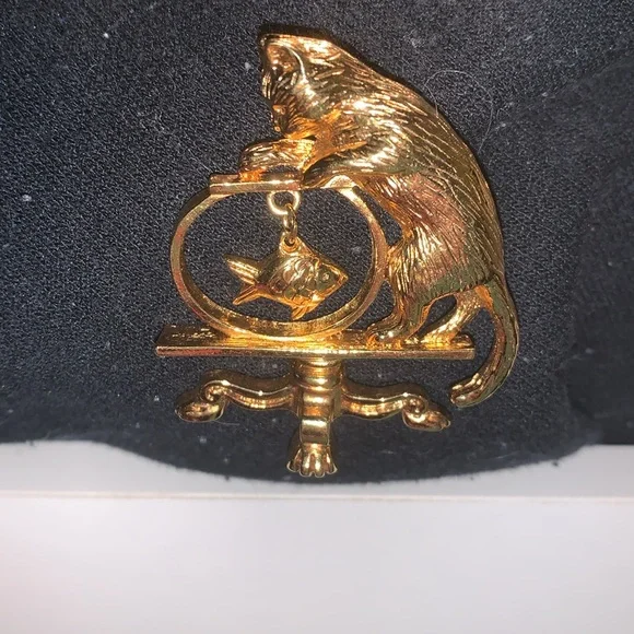 Vintage Avon Cat and Fish Brooch - Picture 3 of 6